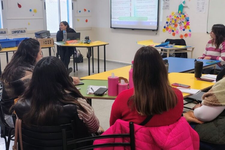 MÁS DE 80 DOCENTES INCORPORAN HERRAMIENTAS AMBIENTALES PARA APLICAR EN LAS AULAS
