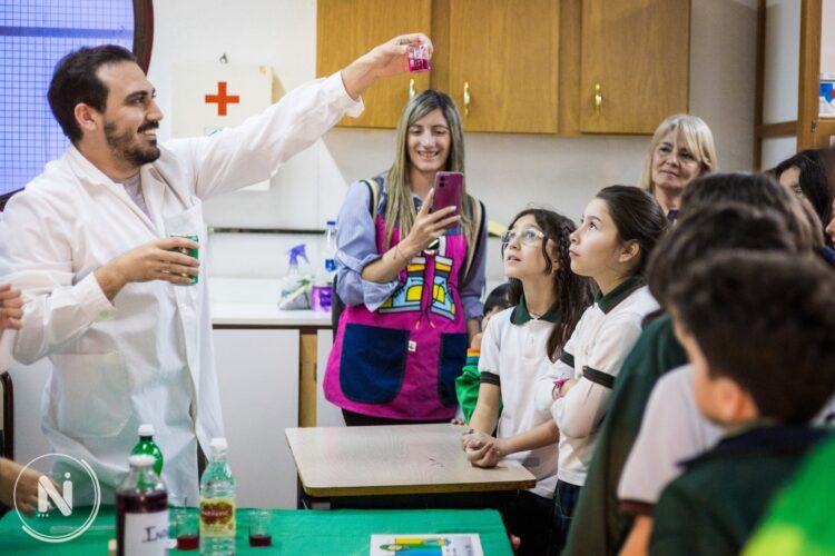«MINIMENTES» LLEGA A LA UNSL CON UNA JORNADA PARA DESCUBRIR LA CIENCIA JUGANDO