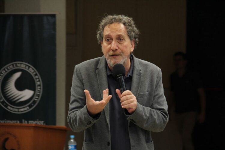 APROBARON OTORGAR EL DOCTORADO HONORIS CAUSA AL DR. CARLOS SKLIAR