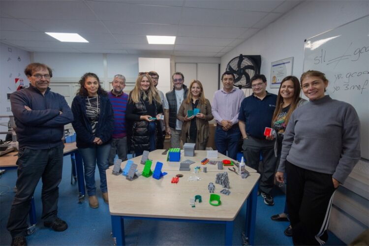 ADULTOS MAYORES DE 40 AÑOS DESCUBRIERON EL MUNDO DE LA IMPRESIÓN 3D EN LA ULP