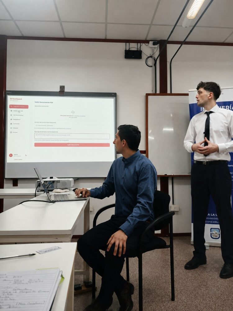 CREAN UN ASISTENTE VIRTUAL PARA ATENDER CONSULTAS DE INGRESANTES