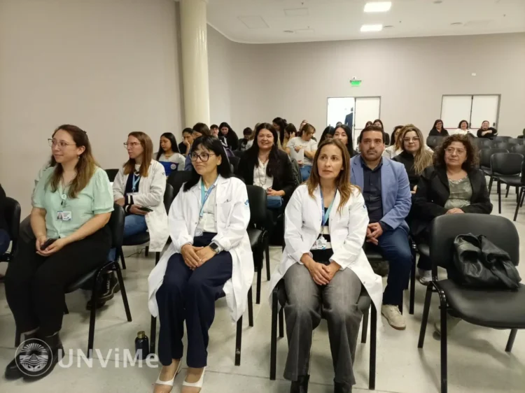ESTUDIANTES Y AUTORIDADES DE LA UNVIME PARTICIPARON DE UNA JORNADA EN EL HOSPITAL RAMÓN CARRILLO