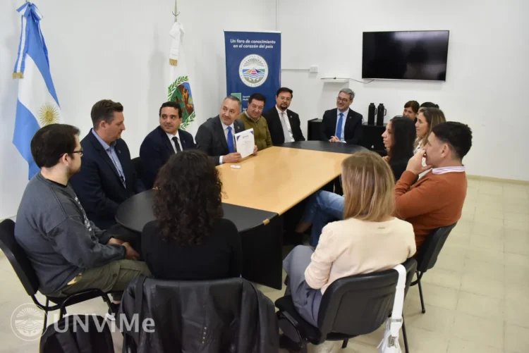 LA UNVIME RECIBIÓ LA CERTIFICACIÓN DE ACREDITACIÓN DE LA CARRERA DE BIOINGENIERÍA