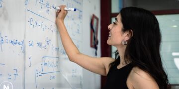 «ADEMÁS DEL RECONOCIMIENTO QUE IMPLICA, ESTE PREMIO ME BRINDA LA POSIBILIDAD DE INSPIRAR A MIS ESTUDIANTES»