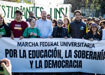 SAN LUIS VOLVIÓ A LAS CALLES PARA DEFENDER LA EDUCACIÓN, LA SOBERANÍA Y LA DEMOCRACIA