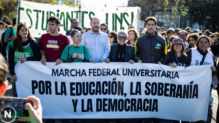 SAN LUIS VOLVIÓ A LAS CALLES PARA DEFENDER LA EDUCACIÓN, LA SOBERANÍA Y LA DEMOCRACIA