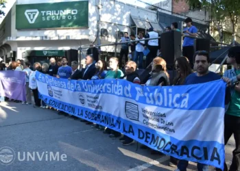 LA UNVIME VOLVIÓ A LAS CALLES EN DEFENSA DE LA UNIVERSIDAD PÚBLICA